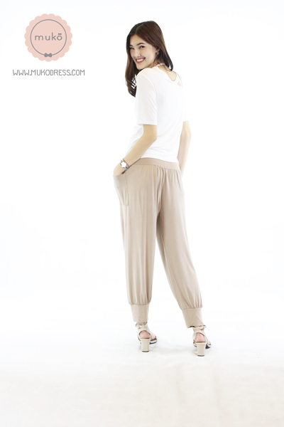 Muko Colla กางเกงขายาว ทรงจินนี่ BL02-004 สีลาเต้ Muko Colla กางเกงขายาว ทรงจินนี่ BL02-004 สีลาเต้