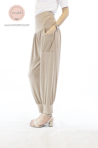 Muko Colla กางเกงขายาว ทรงจินนี่ BL02-004 สีลาเต้ Muko Colla กางเกงขายาว ทรงจินนี่ BL02-004 สีลาเต้