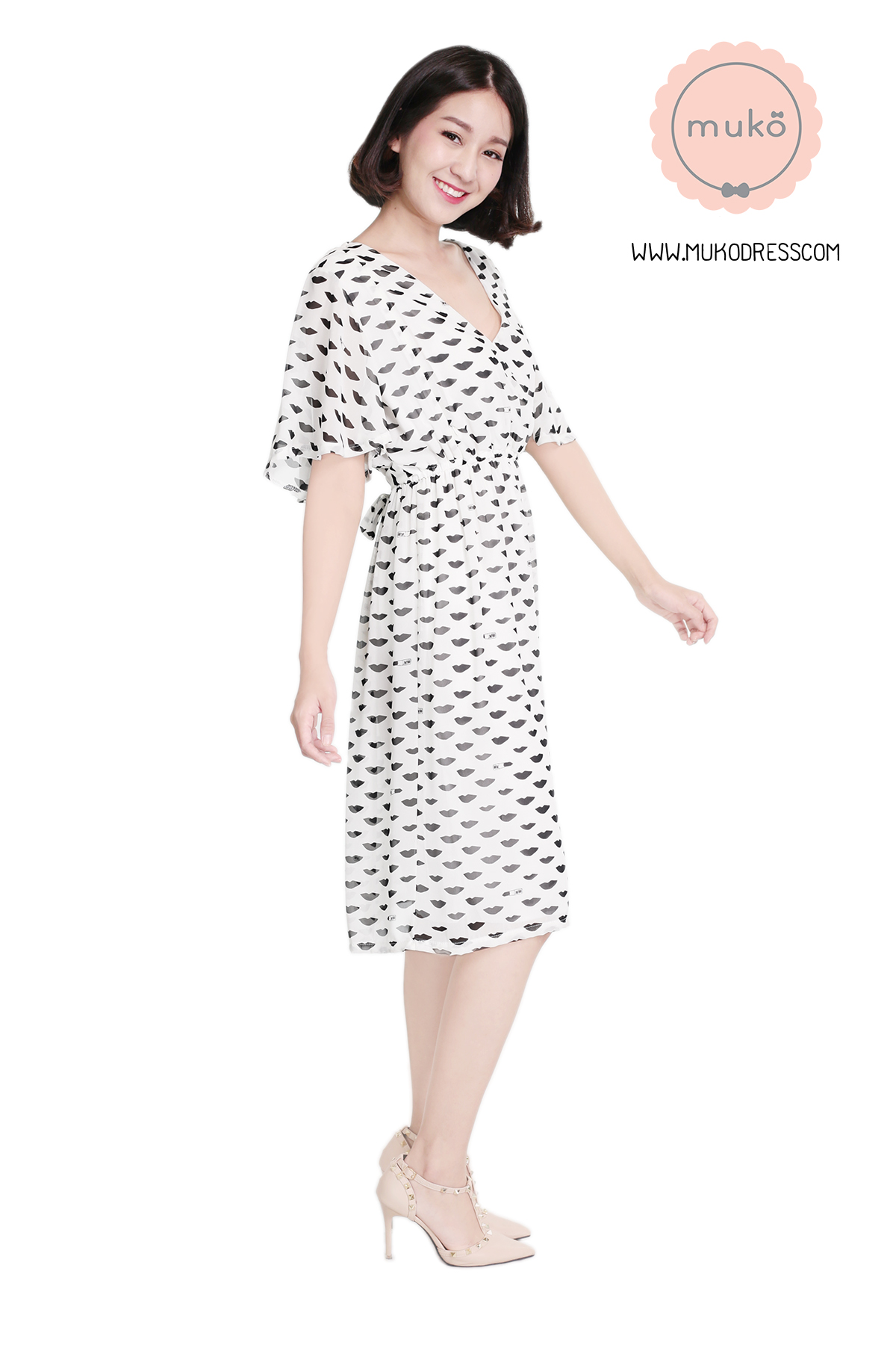 Muko Jaycee เดรสให้นม คลุมท้อง DZ24-007 ขาวปากสีดำ Muko Jaycee เดรสให้นม คลุมท้อง DZ24-007 ขาวปากสีดำ